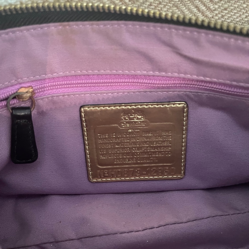 Small Coach Shoulder Bag - Picture 8 of 10
